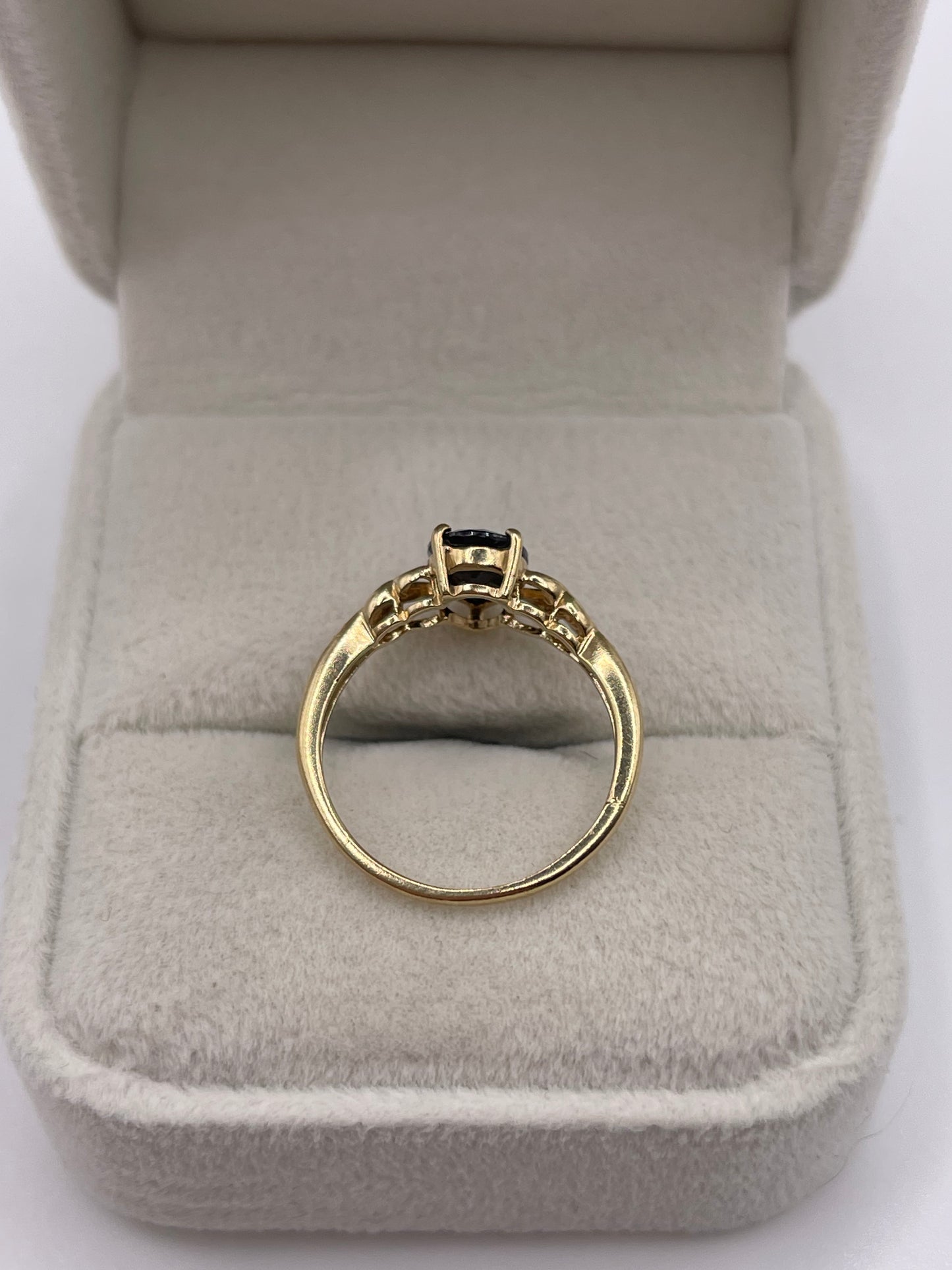 9ct gold sapphire and diamond ring