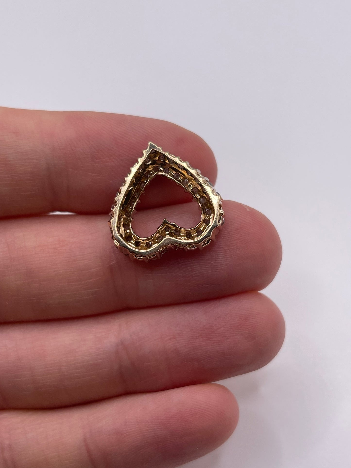 9ct gold diamond heart pendant