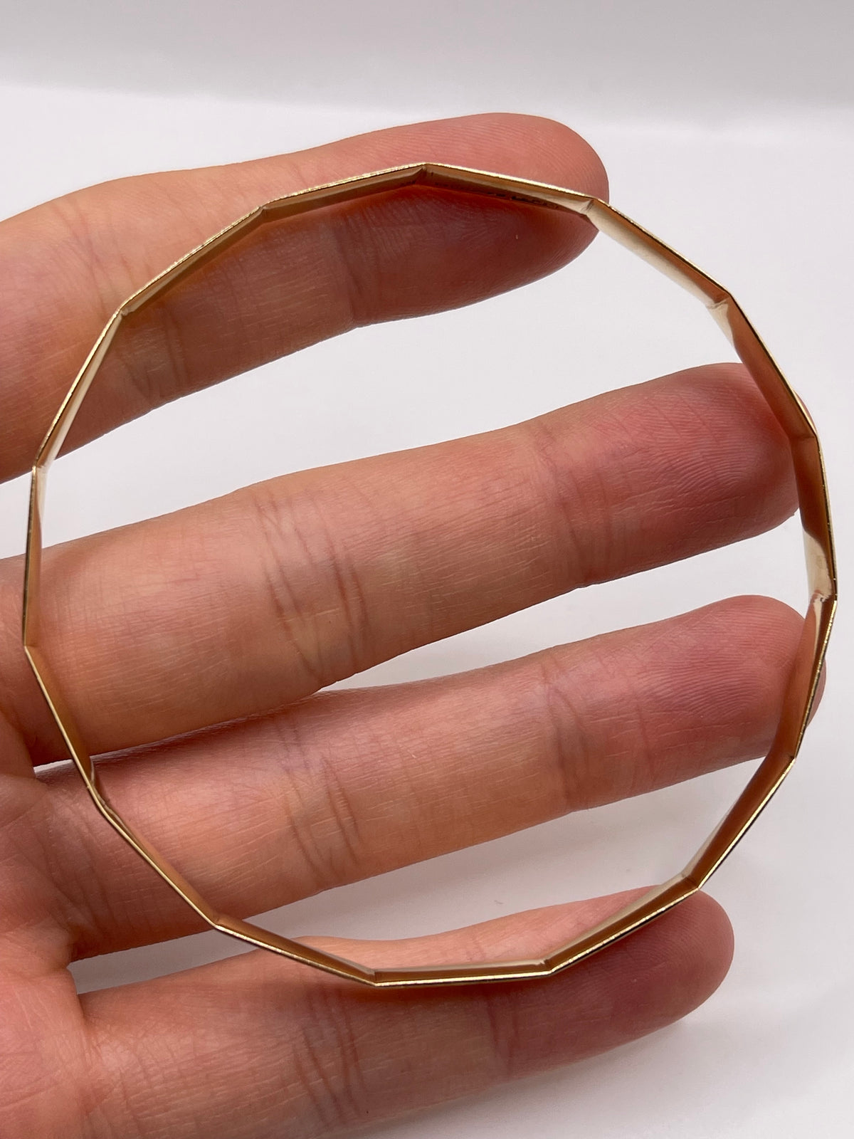 9ct gold bangle