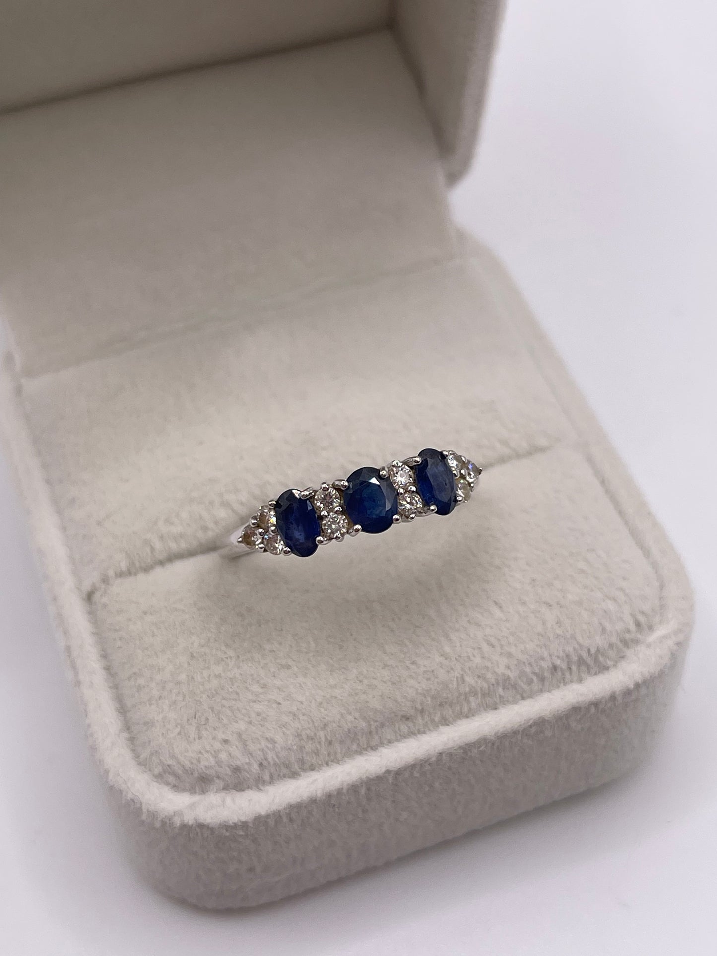 9ct white gold sapphire and diamond ring