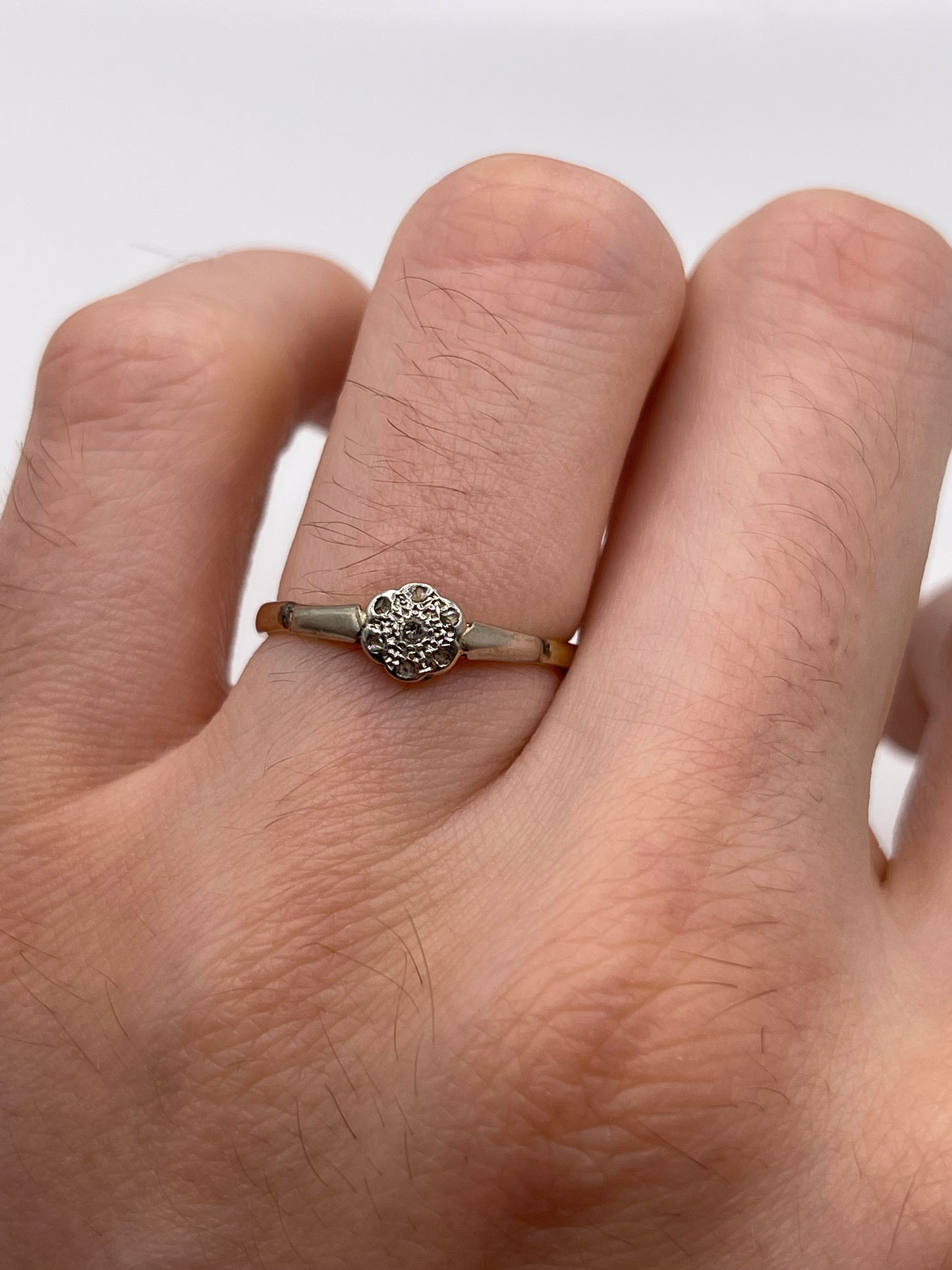 9ct gold and platinum diamond ring