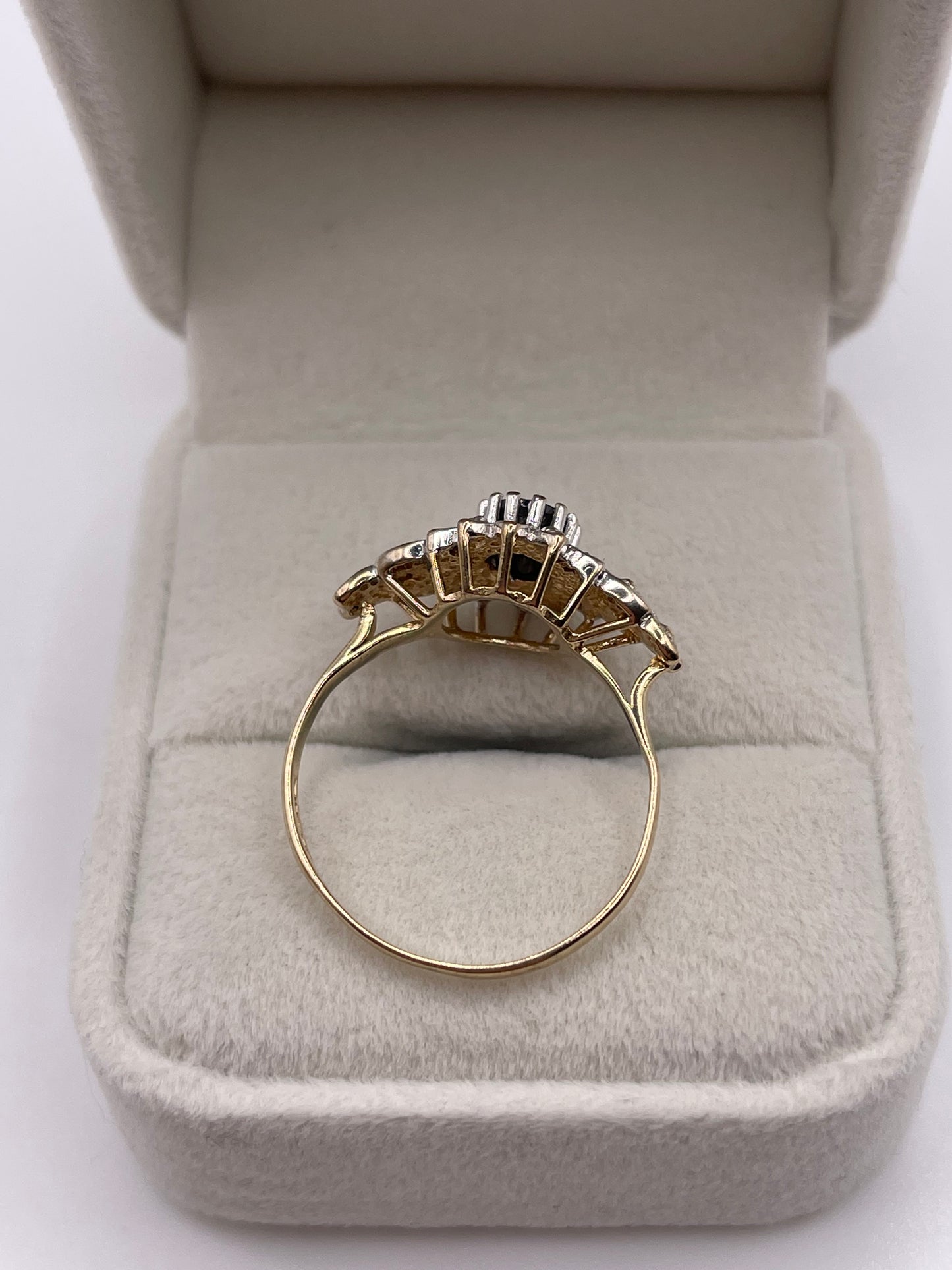 9ct gold sapphire and diamond ring