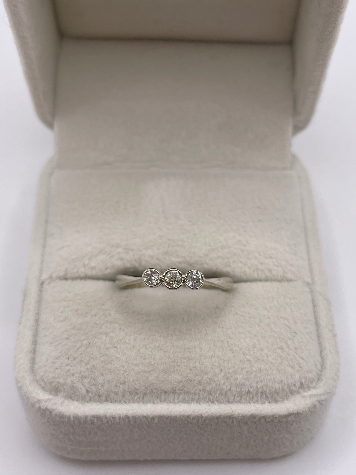 9ct white gold old cut diamond ring
