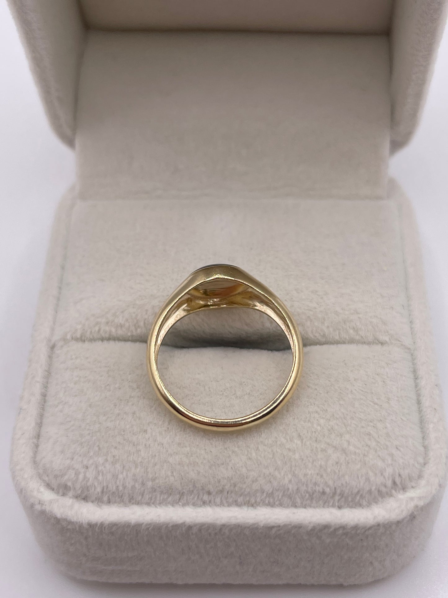 9ct gold onyx ring