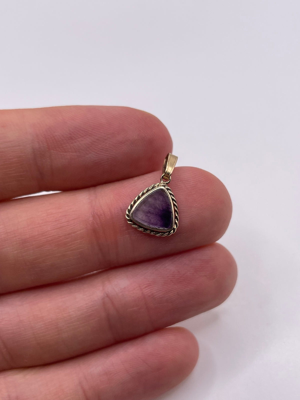 9ct gold blue John pendant