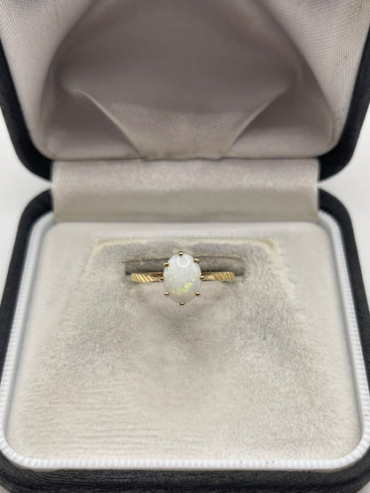9ct gold opal ring