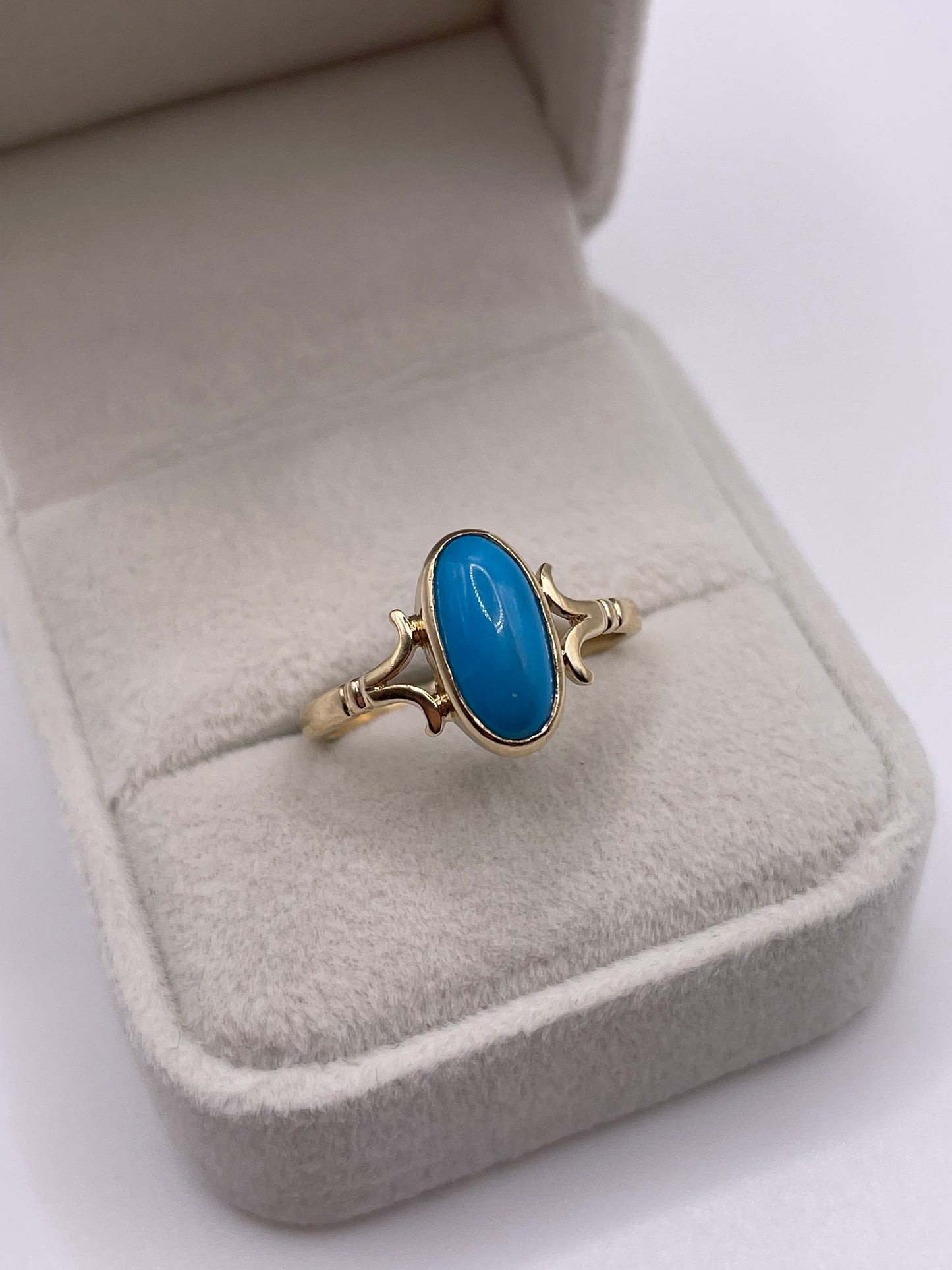 9ct gold turquoise ring