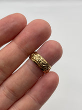 Load image into Gallery viewer, 9ct gold patterned band
