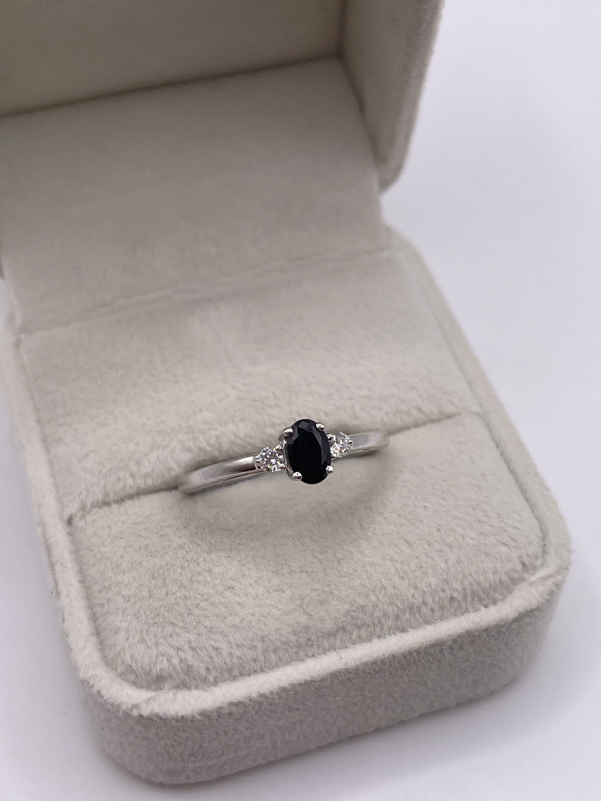 9ct white gold sapphire and diamond ring