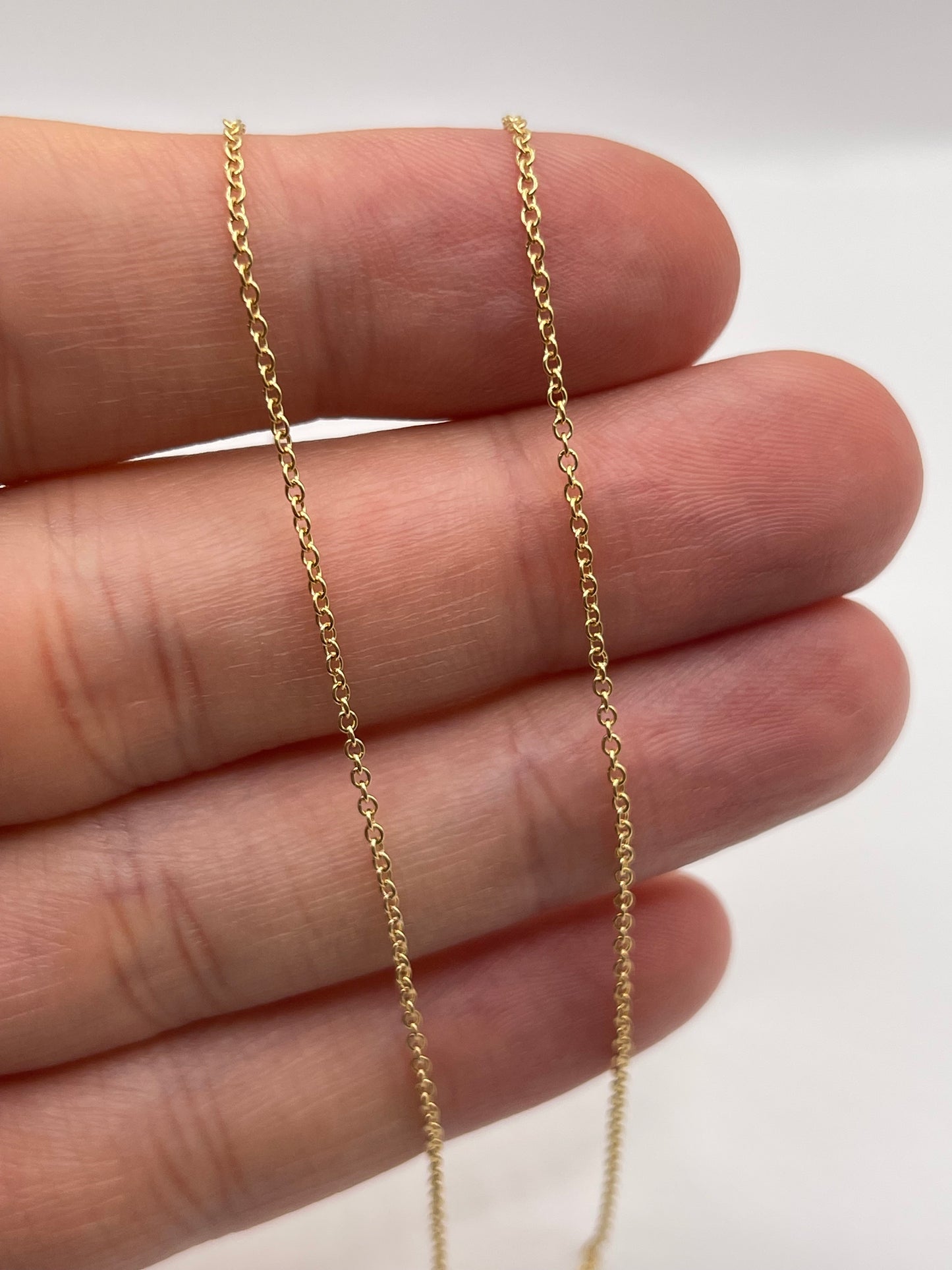 9ct gold chain Q