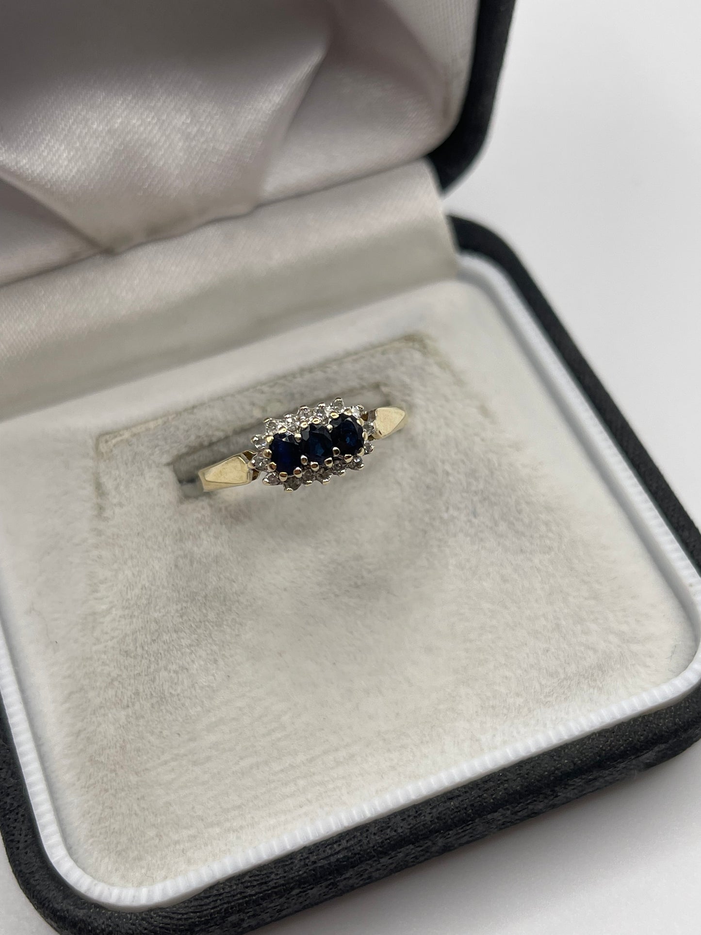 9ct gold sapphire and diamond ring