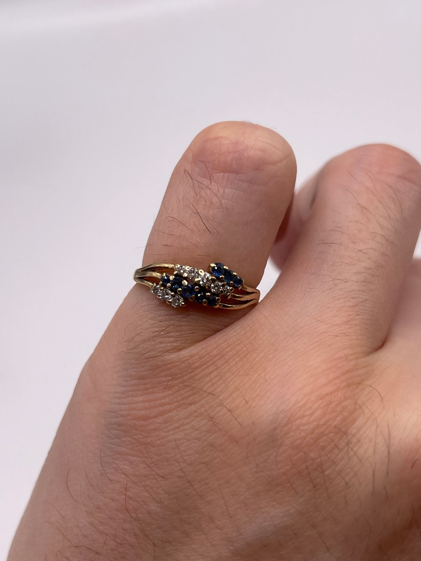 9ct gold sapphire and diamond ring