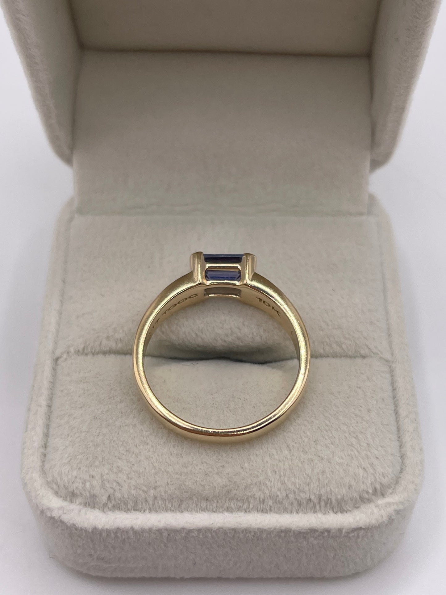 9ct gold iolite ring