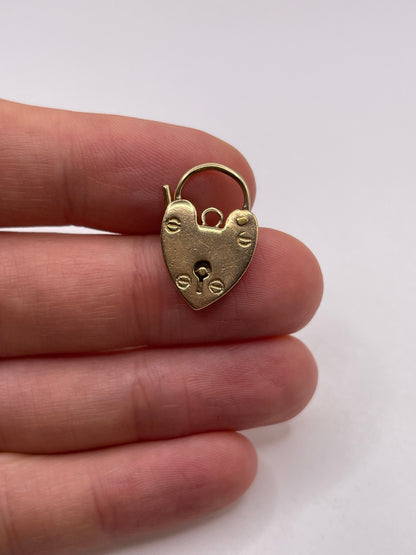 9ct gold padlock 2