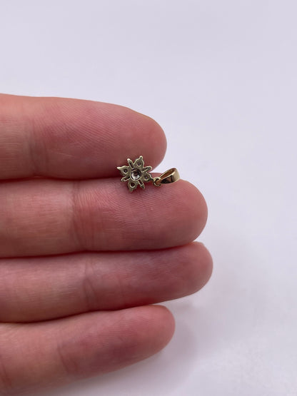 9ct gold diamond cluster pendant