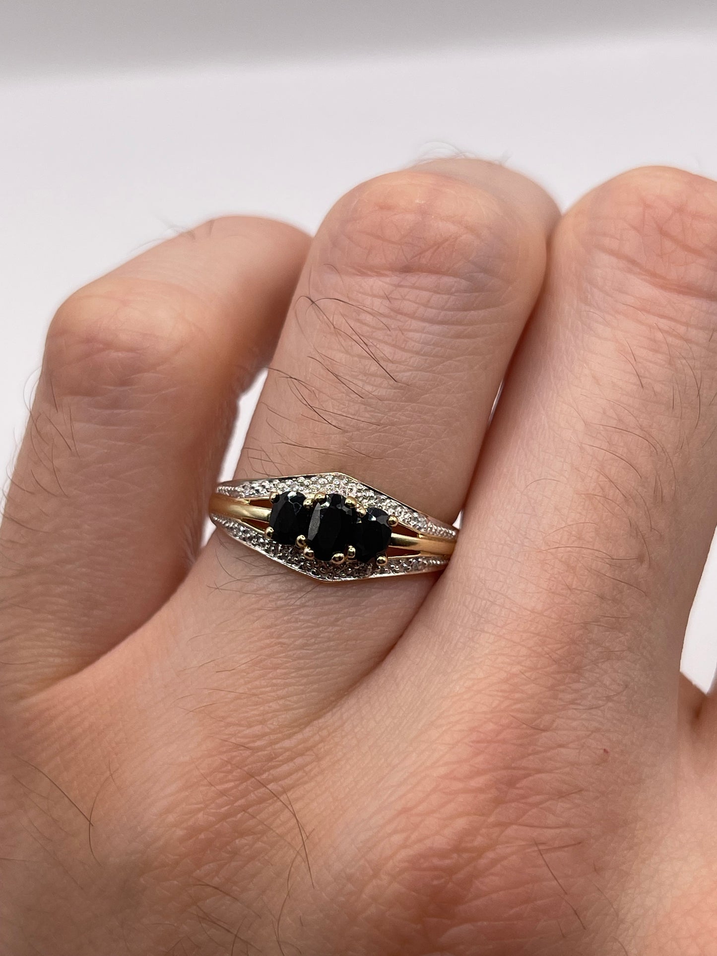 9ct gold sapphire and diamond ring