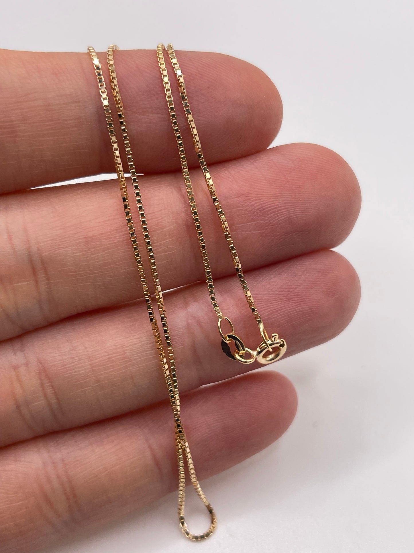 9ct gold chain G