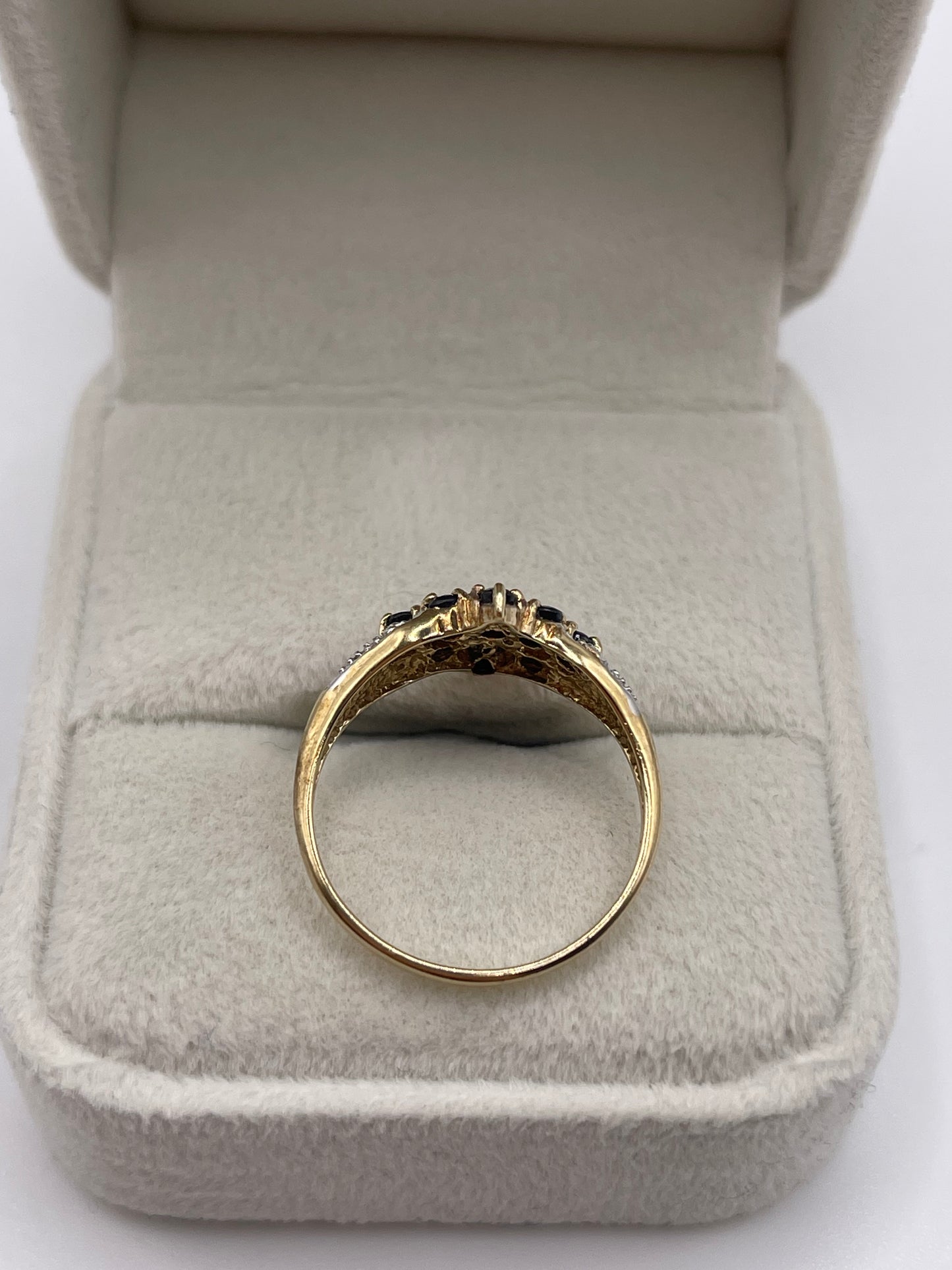 9ct gold sapphire and diamond ring