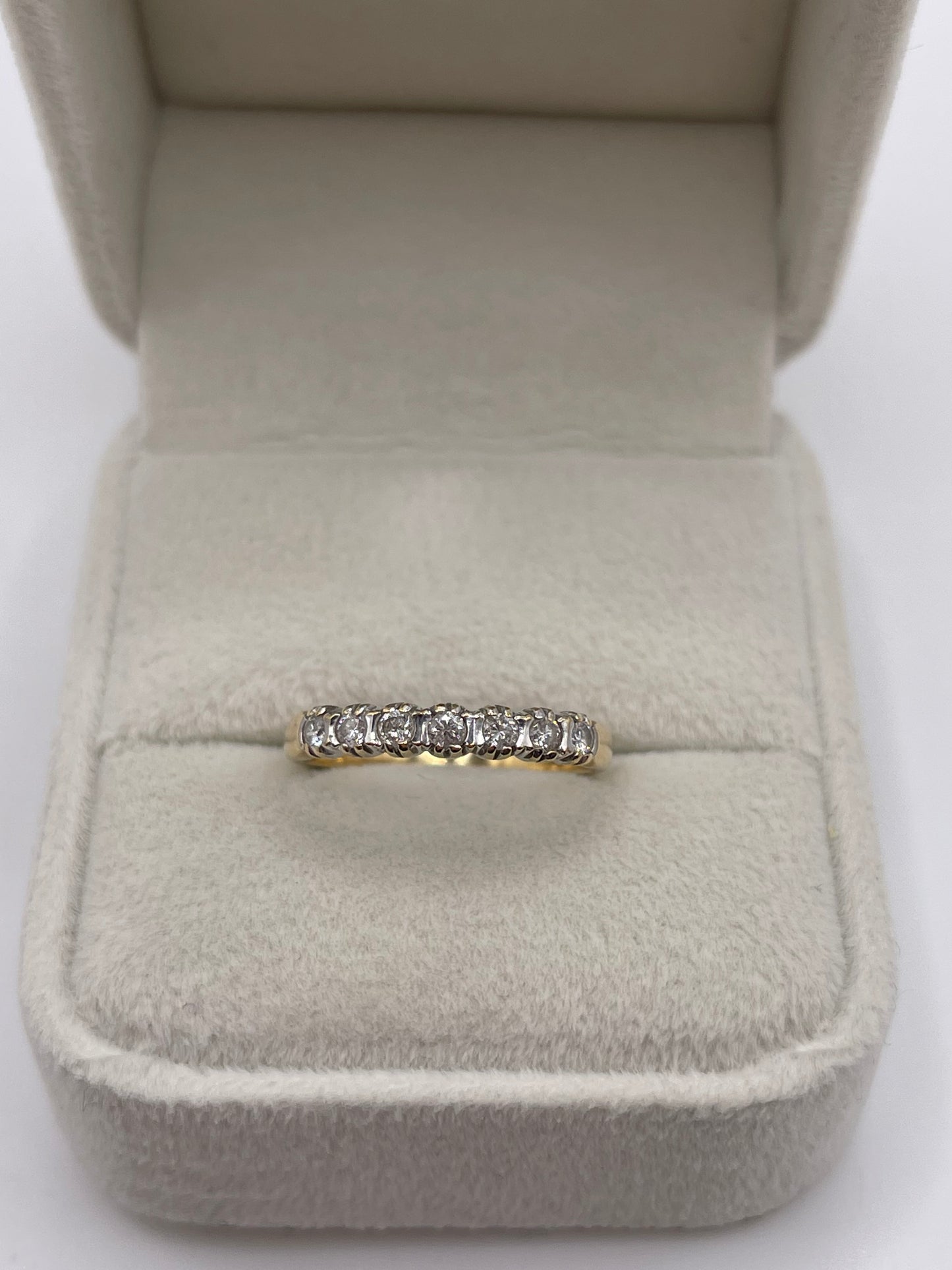 9ct gold diamond ring