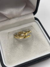 Load image into Gallery viewer, 9ct gold crystal ring
