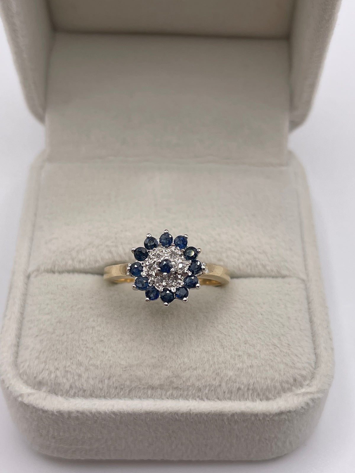 9ct gold sapphire and diamond cluster ring