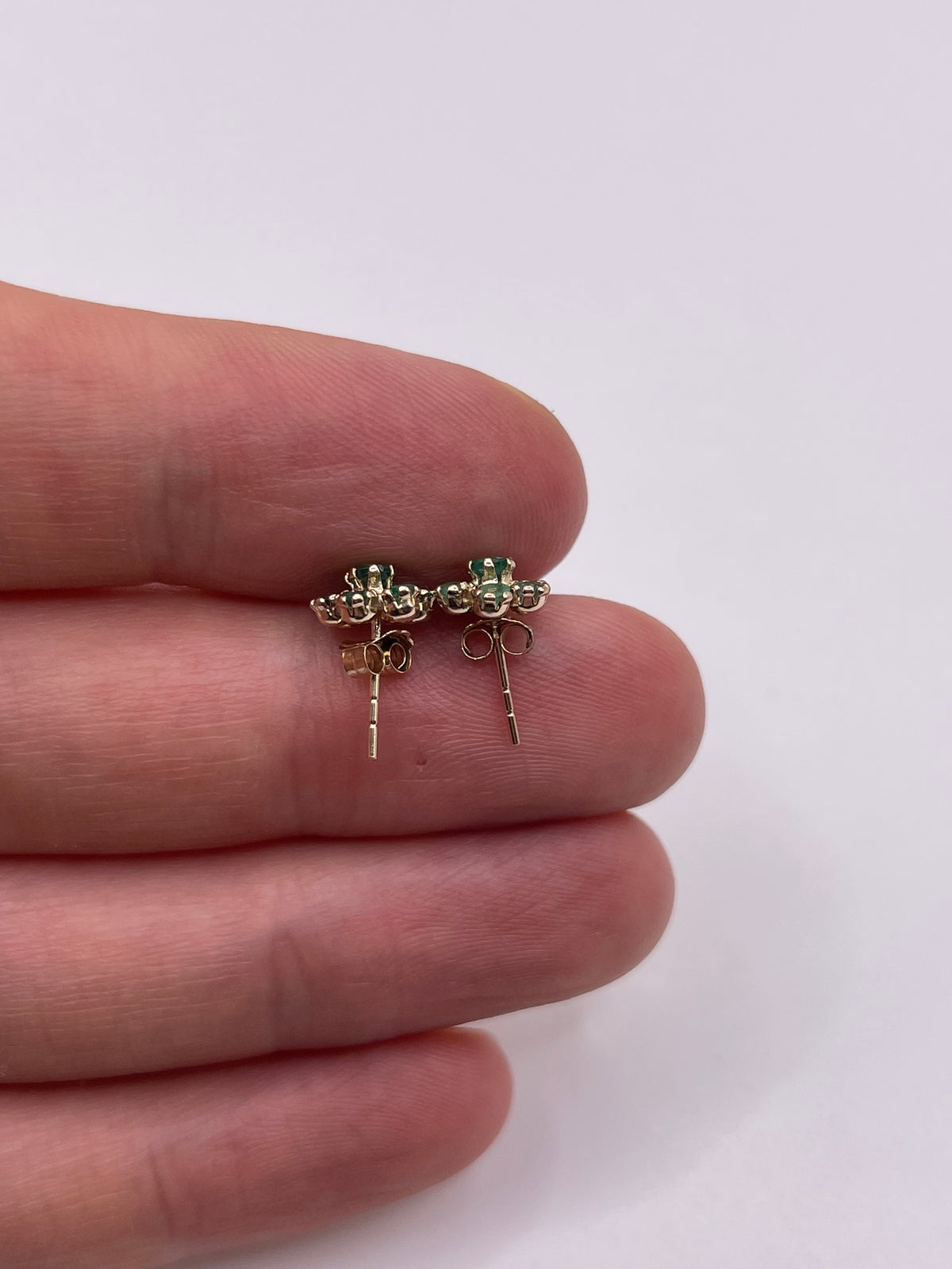 9ct gold emerald earrings