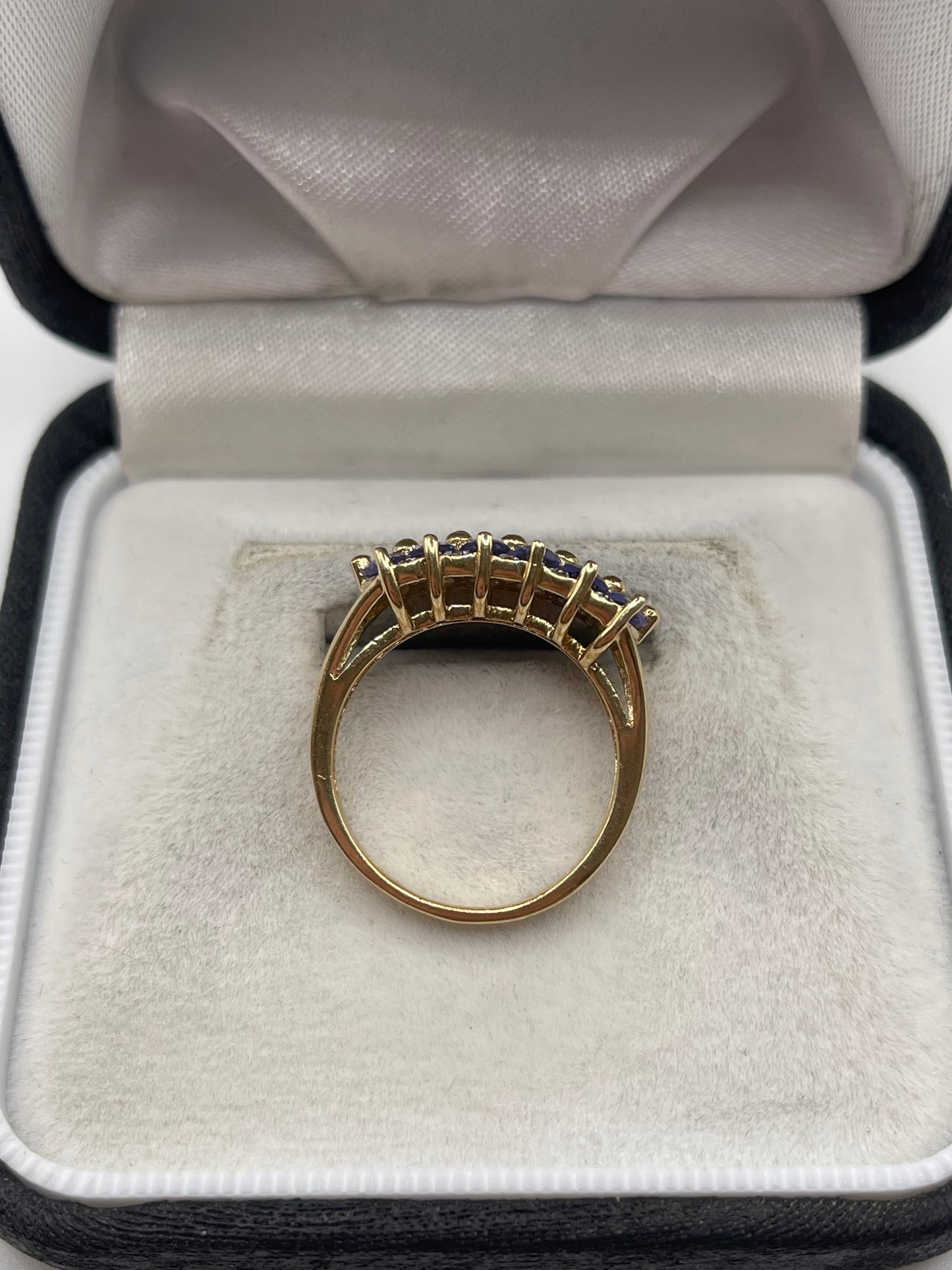 9ct gold tanzanite and diamond ring