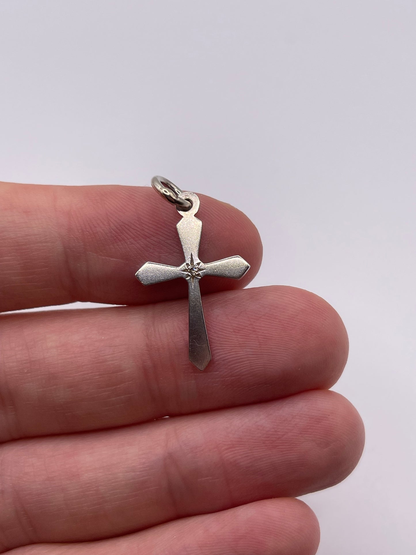 9ct white gold diamond cross pendant