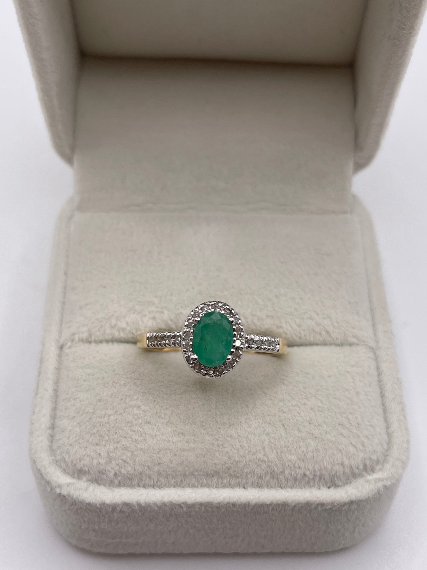 9ct gold emerald and diamond ring