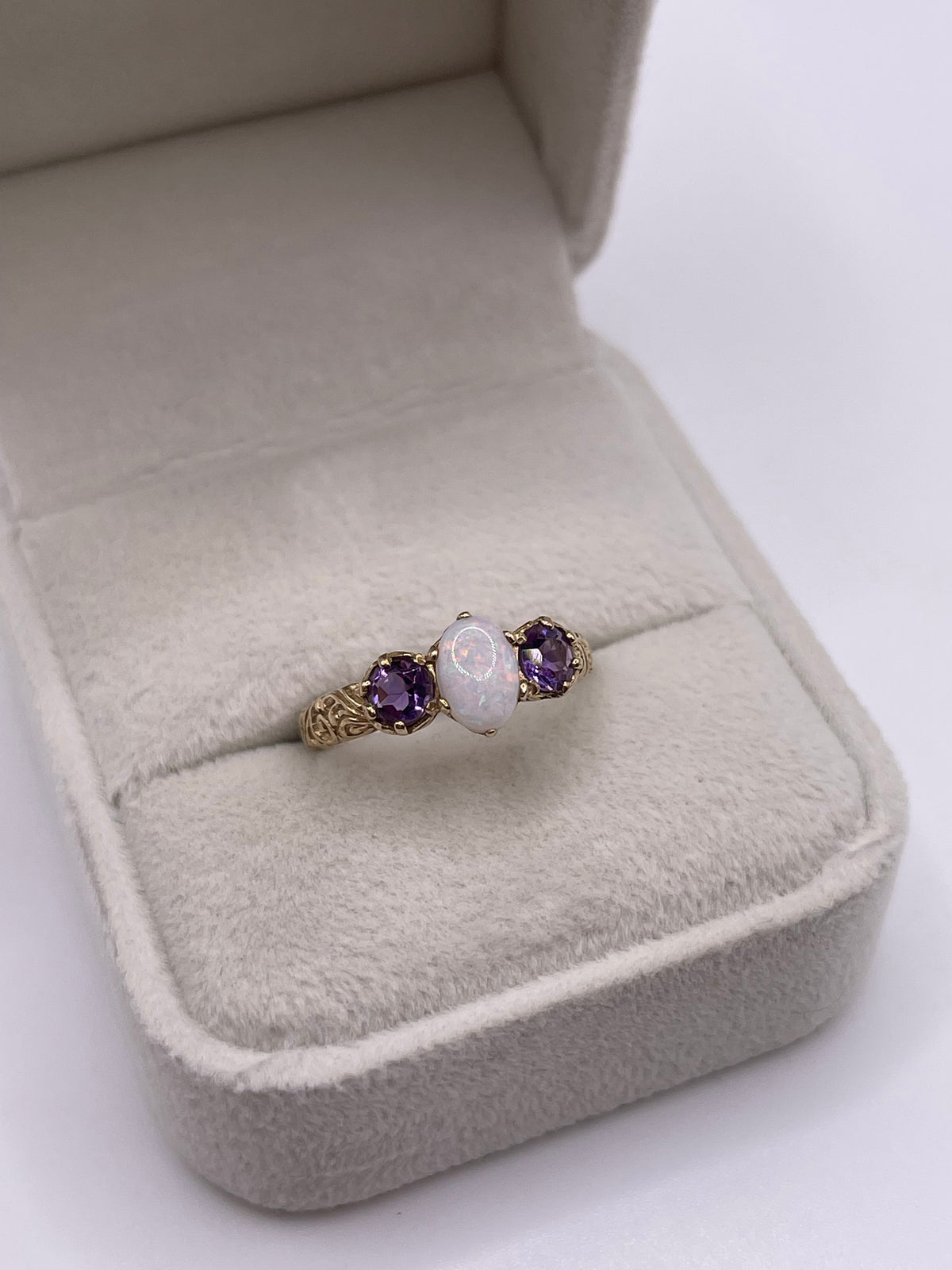 9ct gold opal and amethyst ring