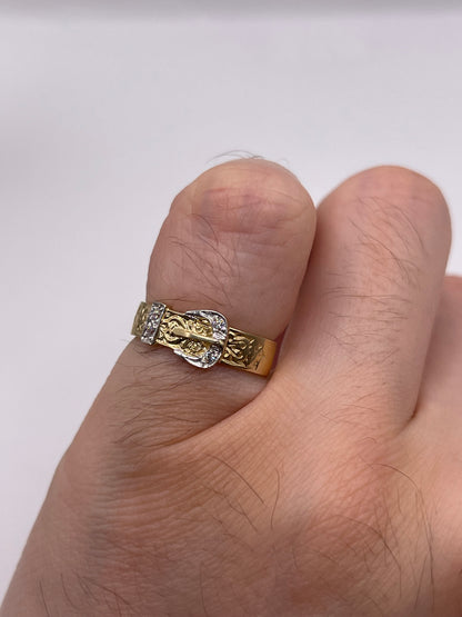 9ct gold cz buckle ring