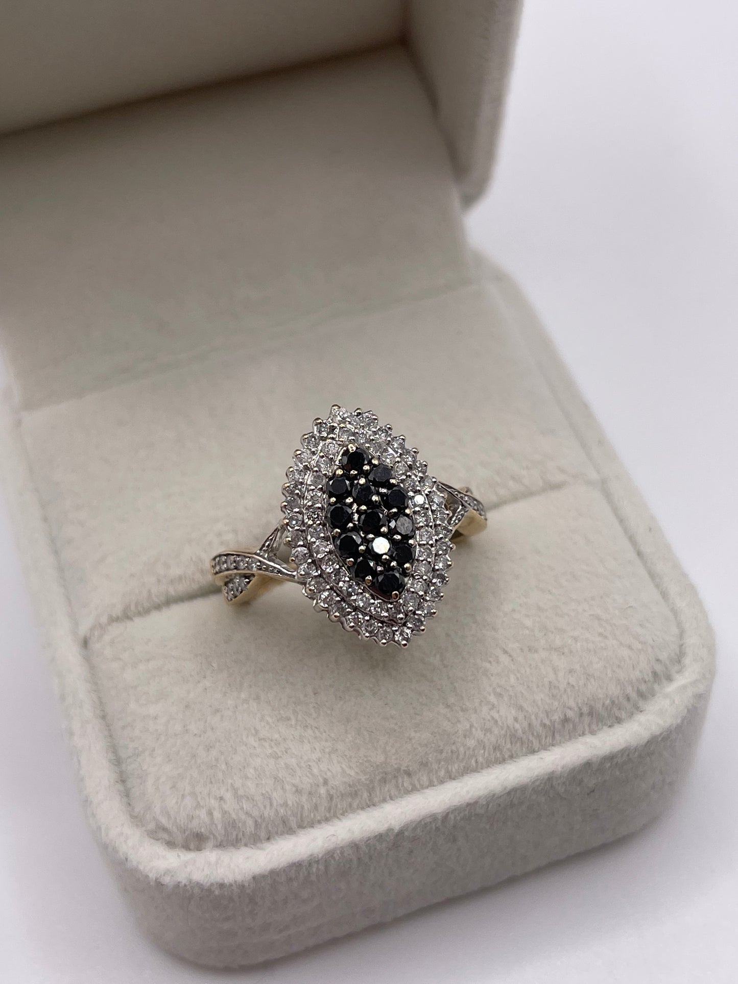 9ct gold diamond cluster ring
