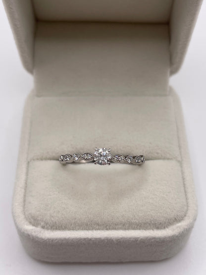 18ct white gold diamond ring