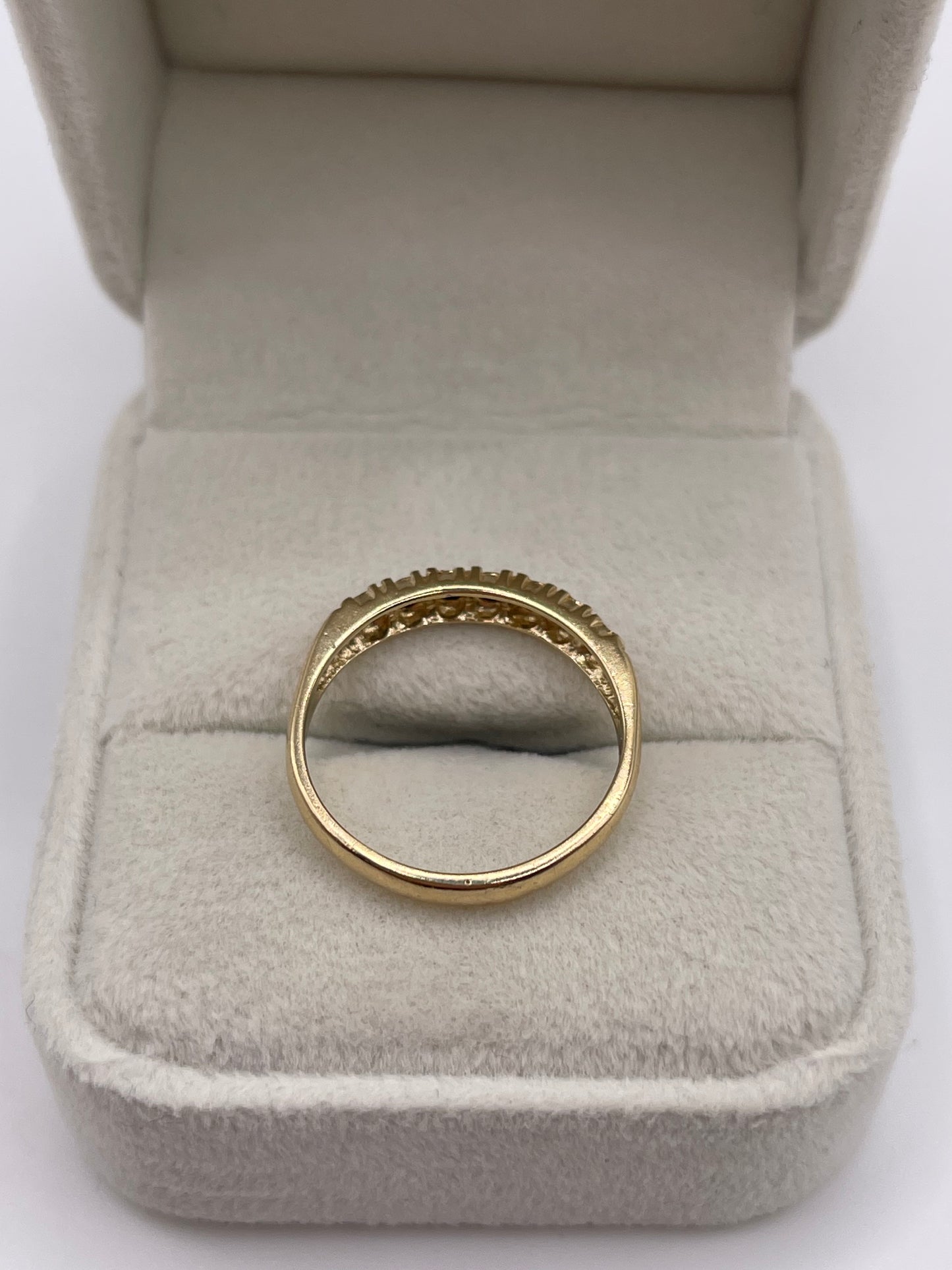 9ct gold sapphire ring