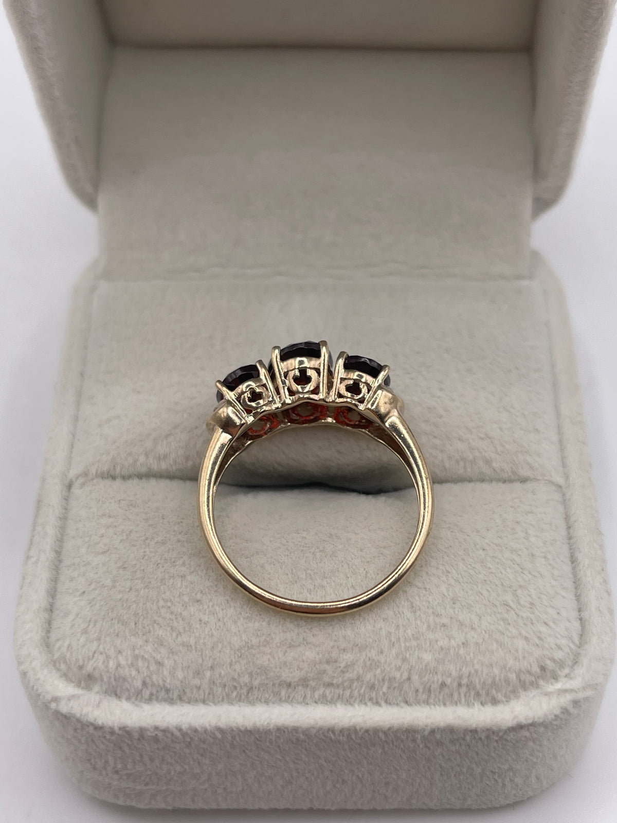 9ct gold garnet and diamond ring