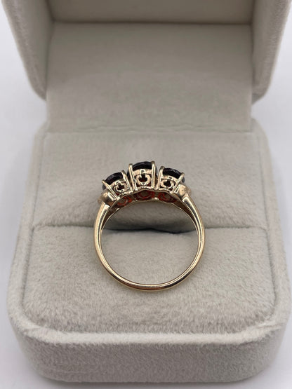 9ct gold garnet and diamond ring