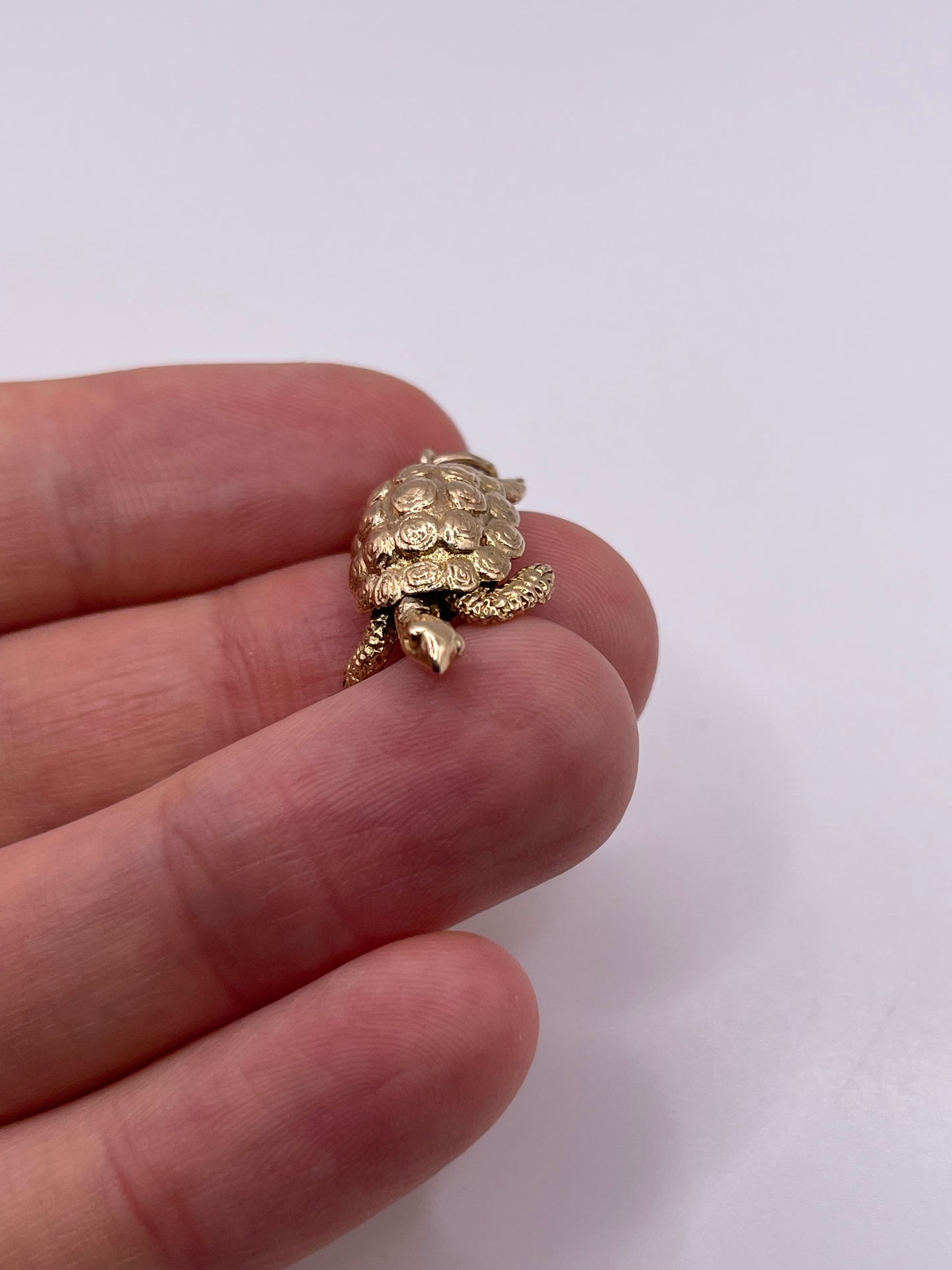 9ct gold turtle charm