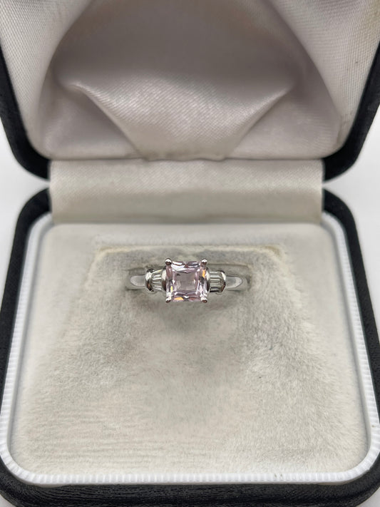9ct white gold kunzite and diamond ring