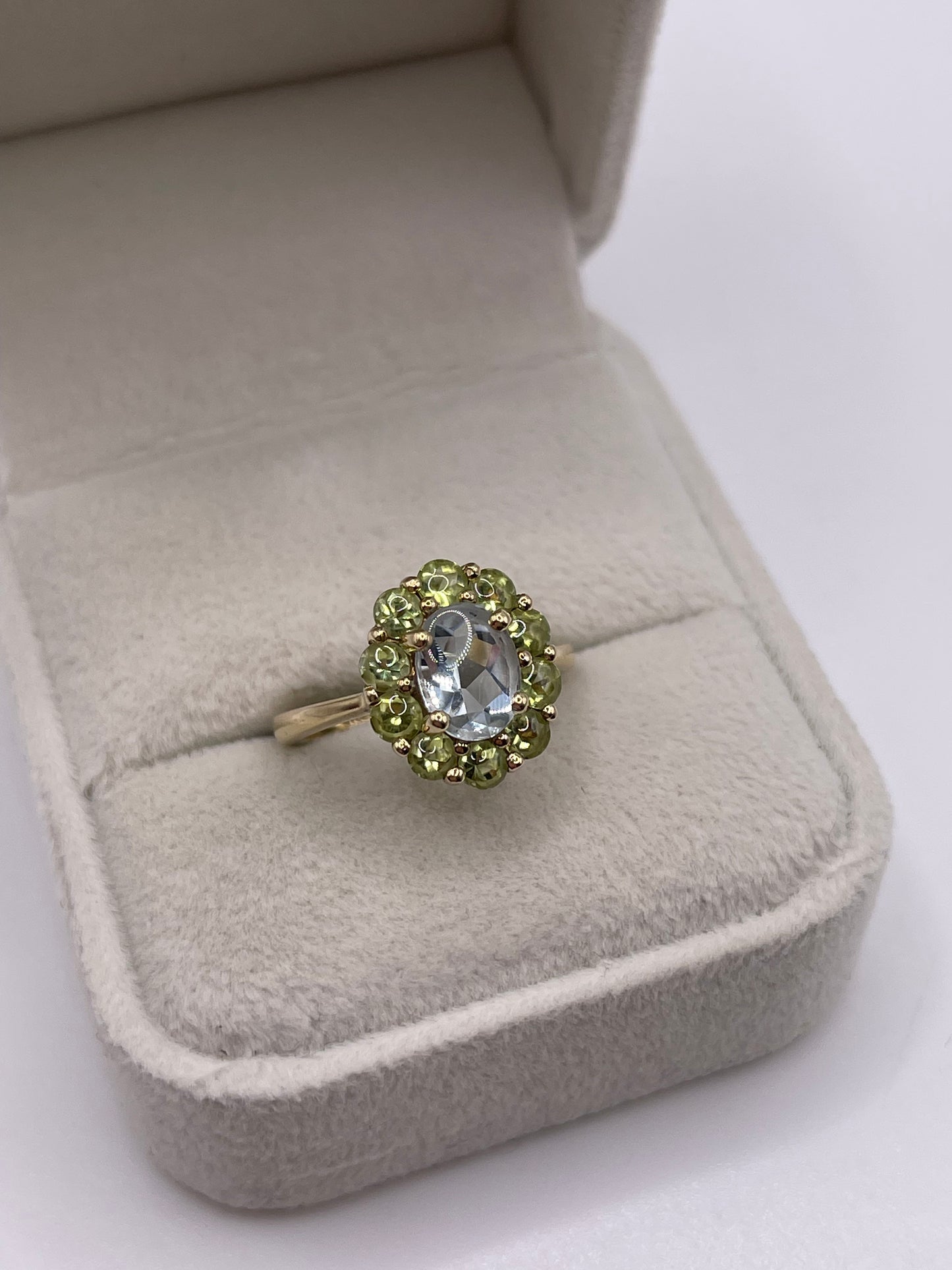 9ct gold topaz and peridot ring