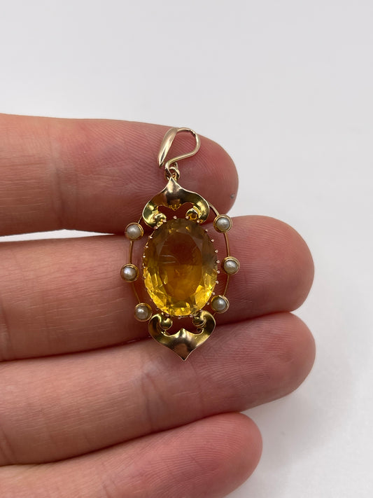 9ct gold citrine and pearl pendant