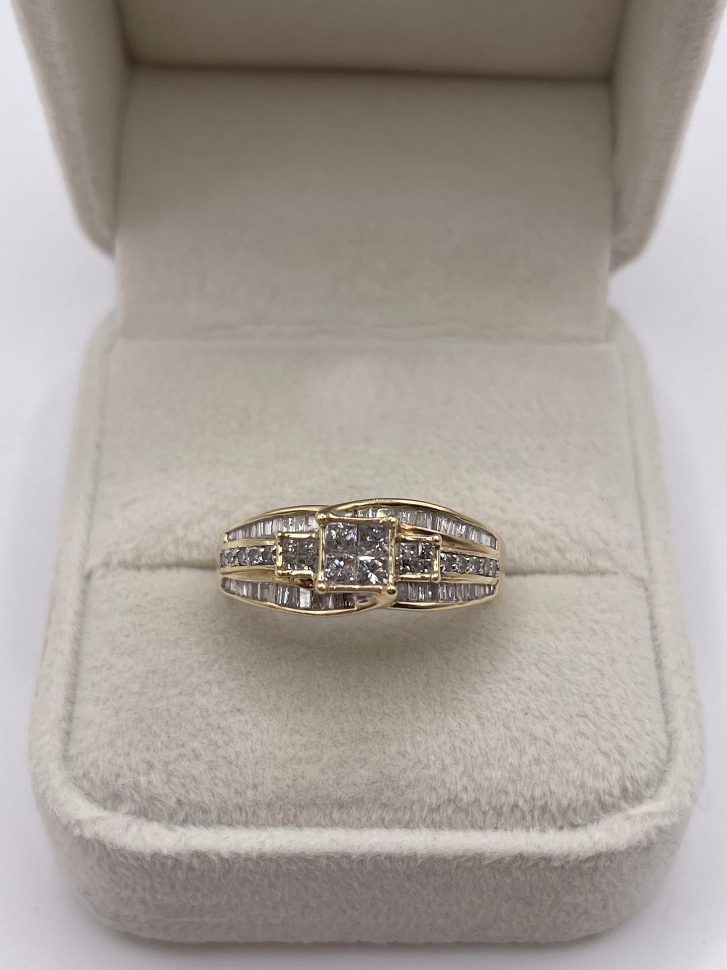 9ct gold diamond cluster ring