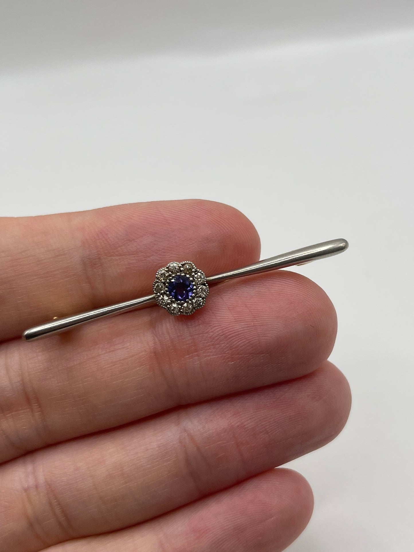 18ct gold platinum sapphire and diamond brooch