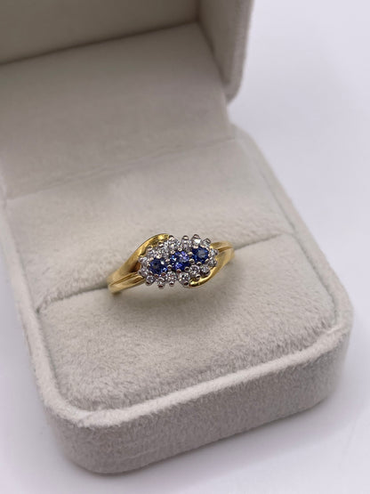 18ct gold sapphire and diamond ring