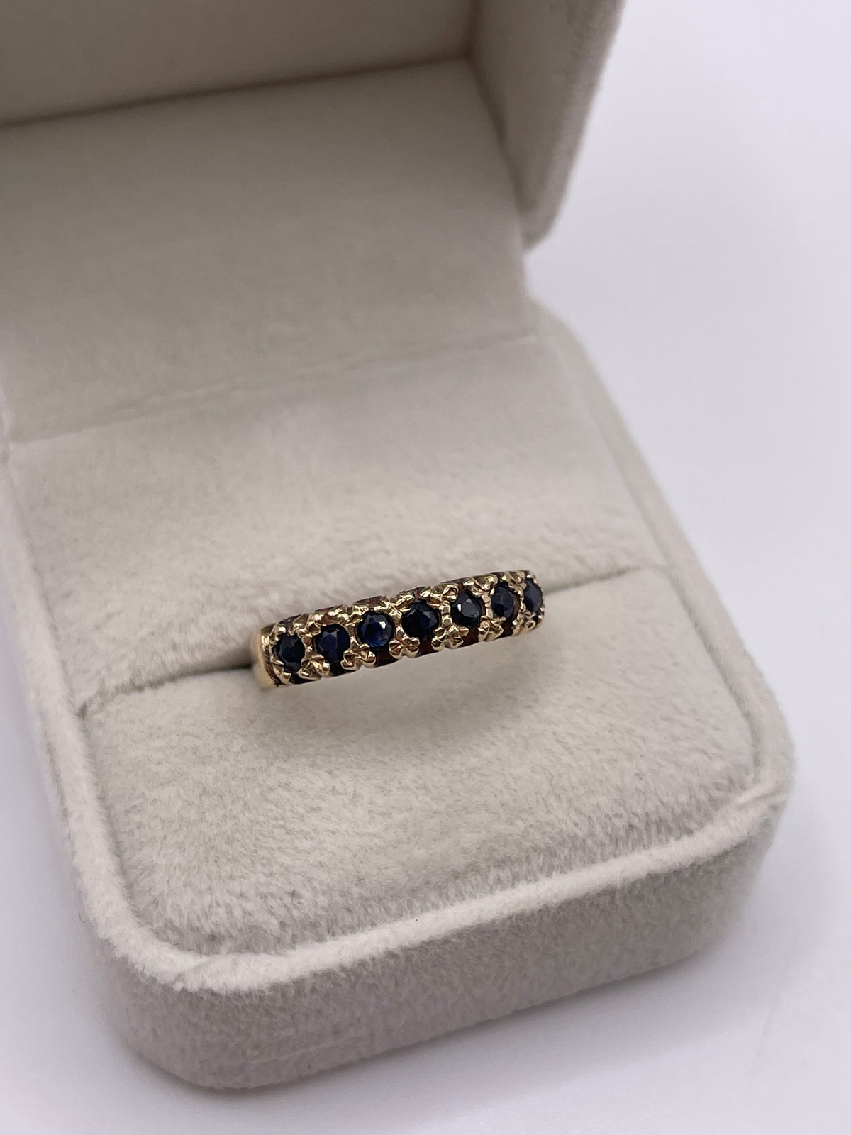 9ct gold sapphire ring
