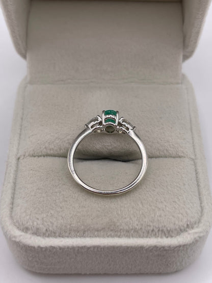 9ct white gold emerald and zircon ring