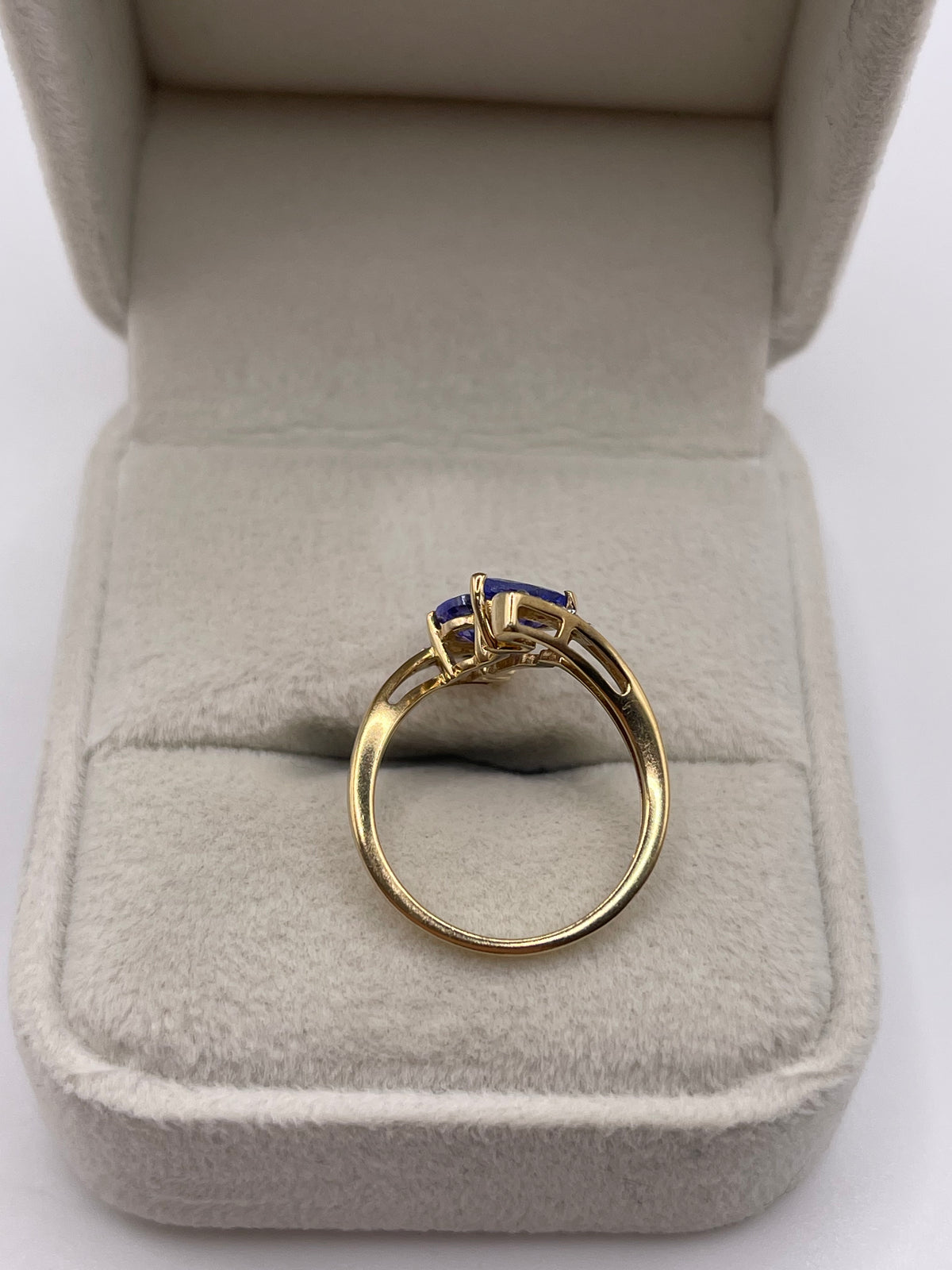 9ct gold tanzanite and zircon ring