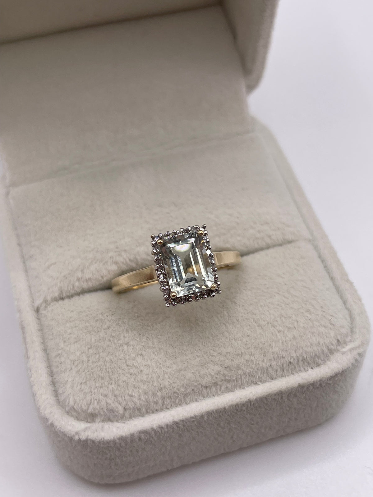 9ct gold green amethyst and diamond ring
