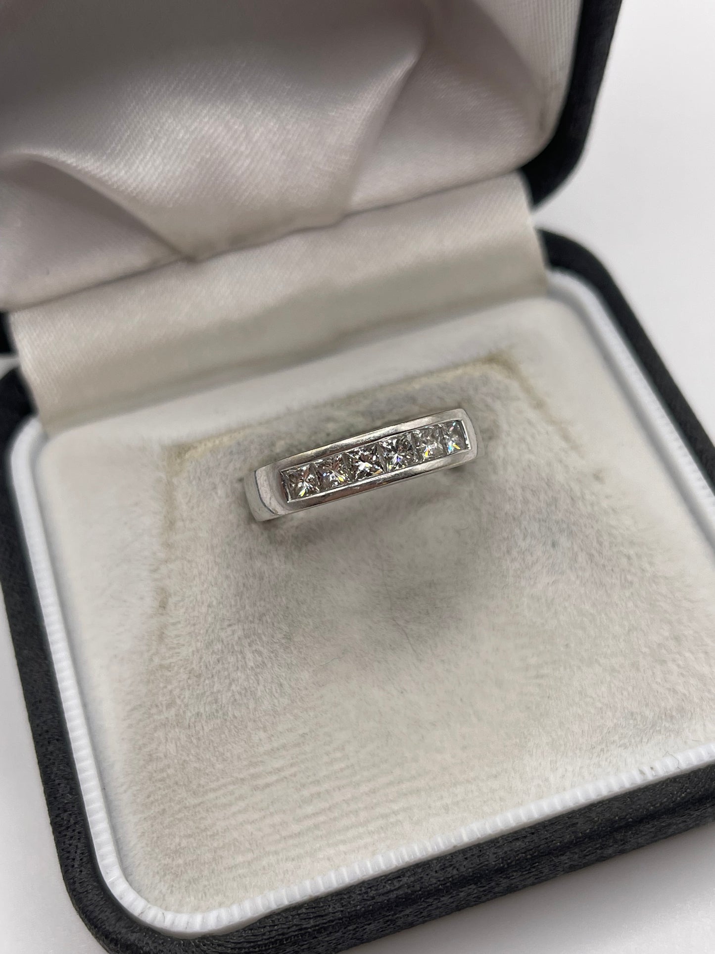 18ct white gold 76 point diamond ring