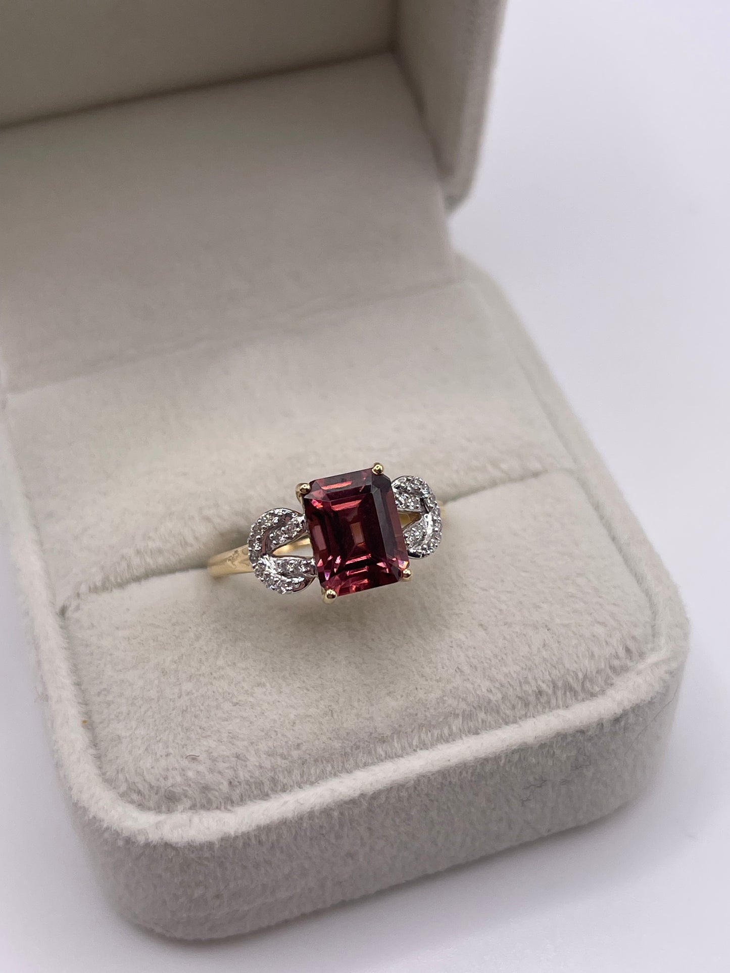 14ct gold tourmaline and diamond ring