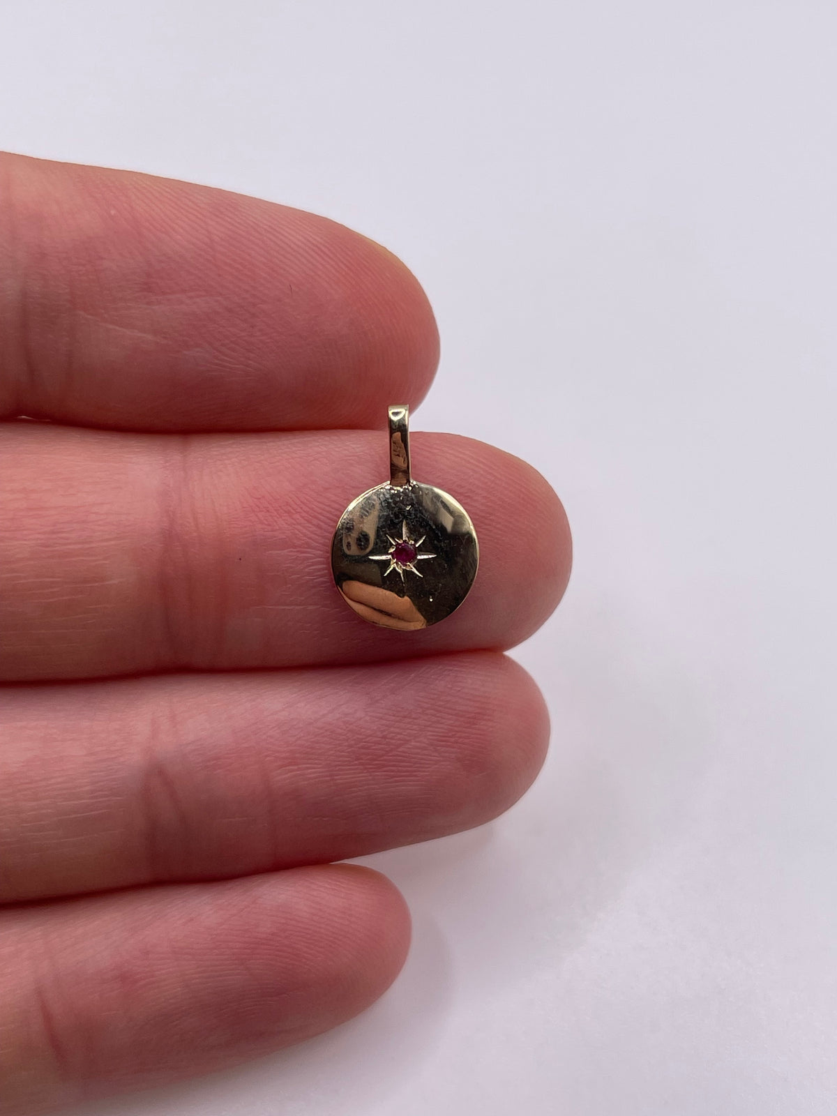 9ct gold pink topaz pendant